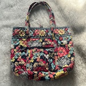 Vera Bradley retired Happy Snails floral pattern toggle close organizing tote